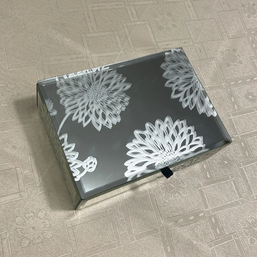 Tahari Home Mirrored Glass Jewelry Box Etched Floral Vanity Organizer Case 8x6